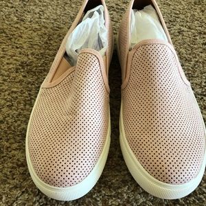 Steve Madden “Elenor” suede pink shoes.